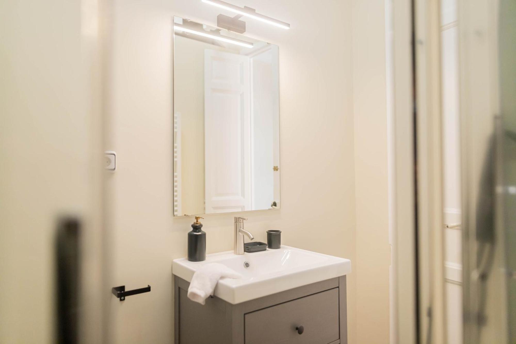 Aticco Living Gracia - Apartments Rooftop บาร์เซโลนา ภายนอก รูปภาพ
